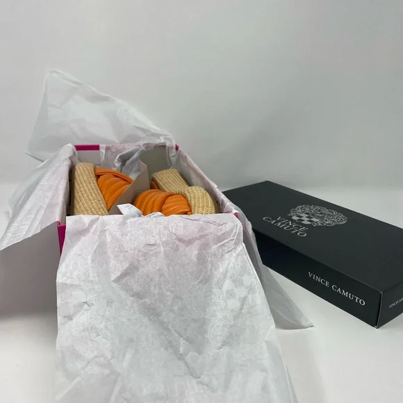 Vince Camuto slide, Apricot, Size 8, attractive, all day comfort, padded footbed - Picture 8 of 9